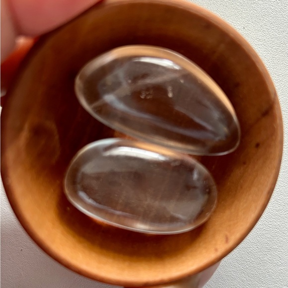 Clear Quartz Tumbles (2) - Picture 3 of 3